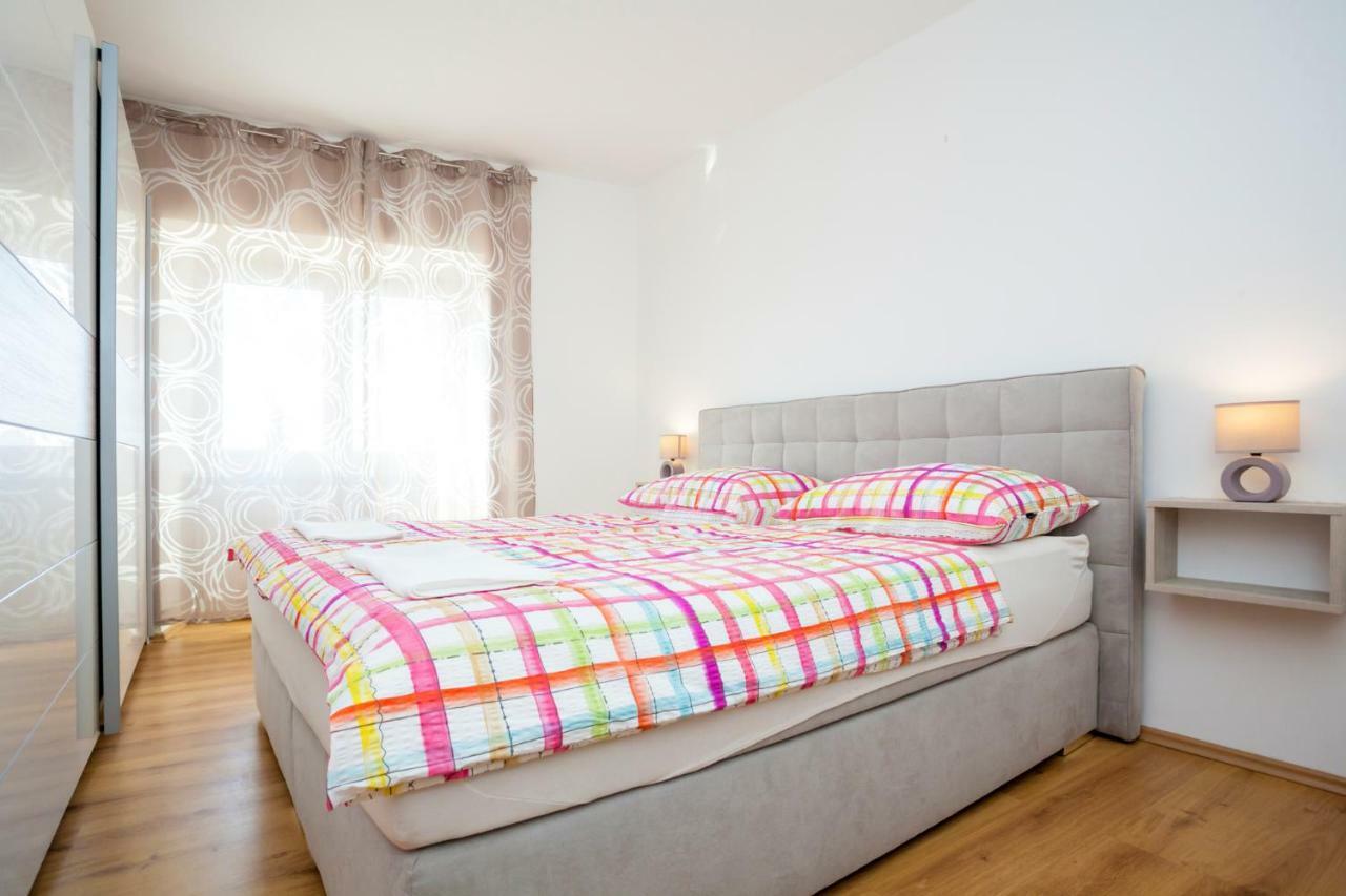 Holiday Apartment Ivica Milohnici Esterno foto